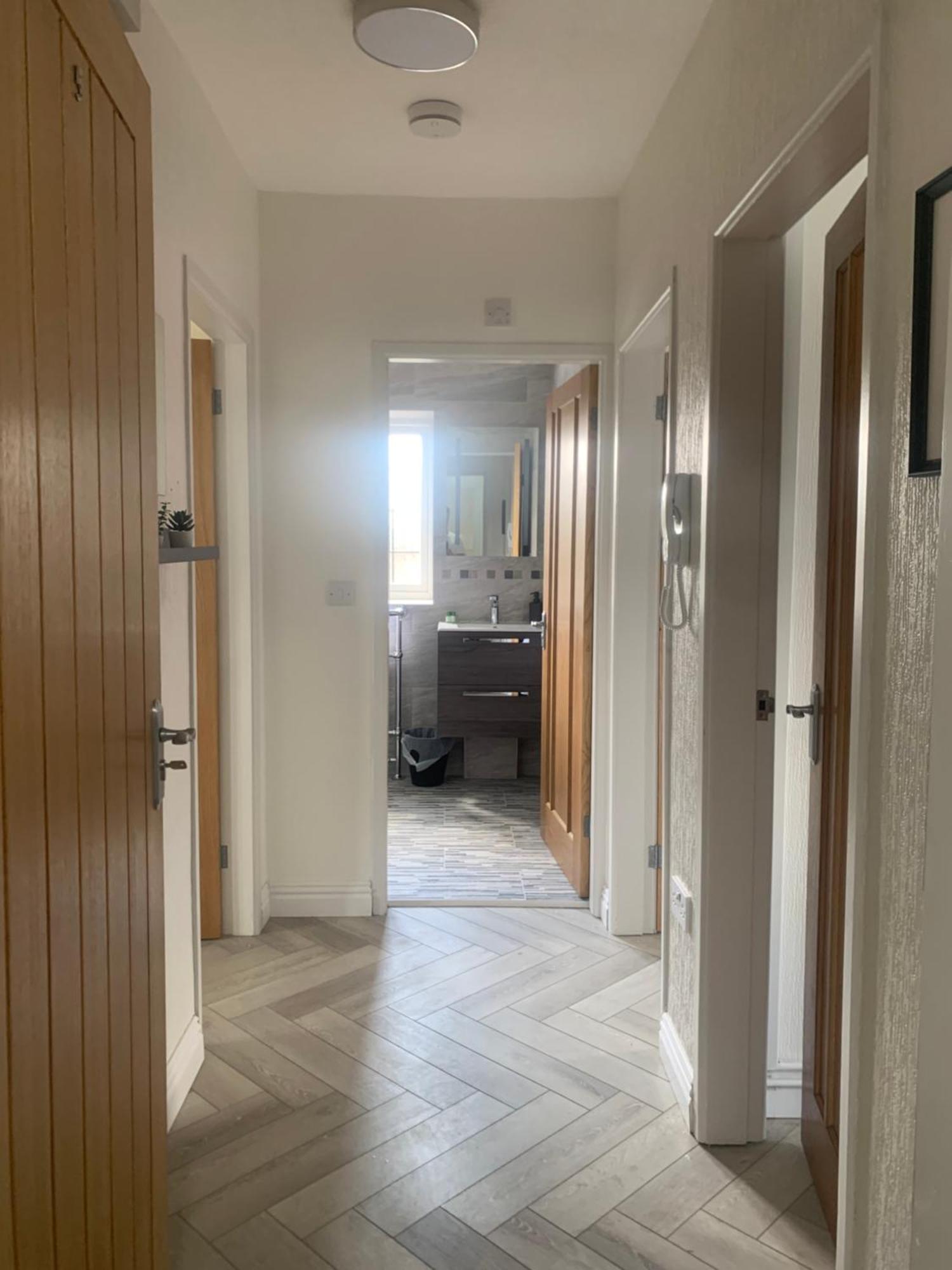 Newly Renovated, Modern 3 Bed Apartment Walmersley Buitenkant foto