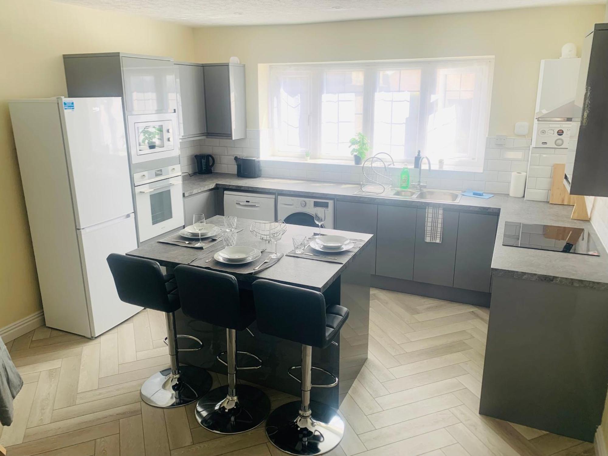 Newly Renovated, Modern 3 Bed Apartment Walmersley Buitenkant foto